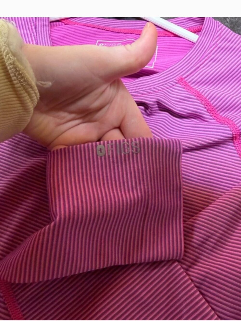 FIGS Salta Seamless Long Sleeve Underscrub | Berry Pink | Size Small - Picture 4 of 4